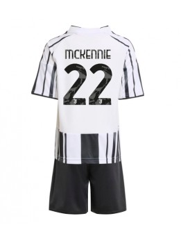 Juventus Weston McKennie #22 Heimtrikotsatz für Kinder 2025-26 Kurzarm (+ Kurze Hosen)